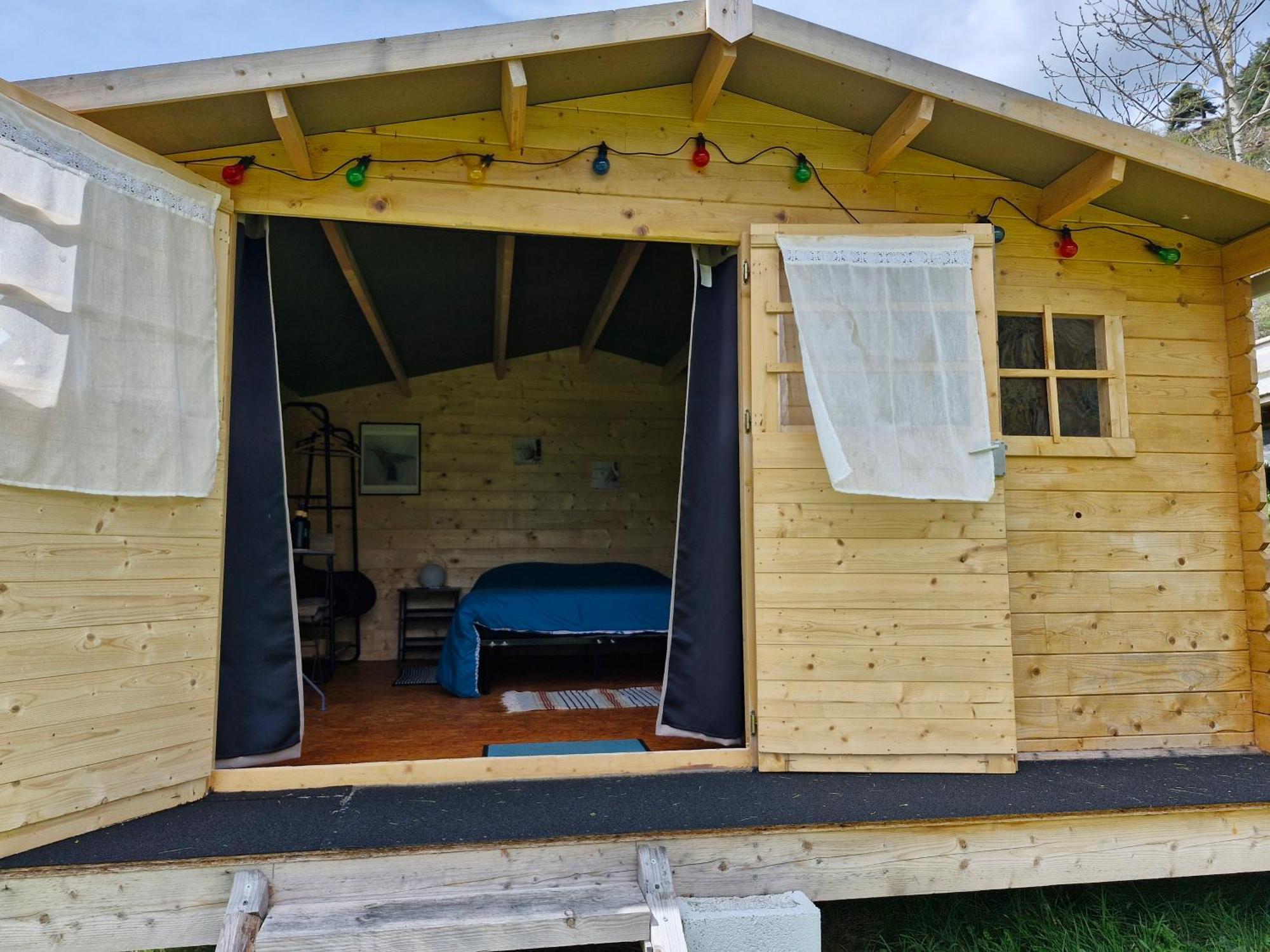 La Cabane Des Lucioles Saint-Julien-Boutieres 외부 사진